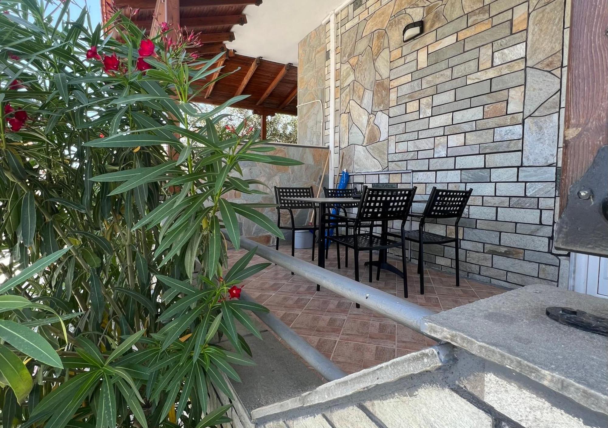 Villa Kostas Accommodations - Nea Vrasna Exterior foto